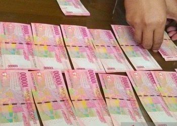 Cara Membedakan Uang Asli dan Palsu