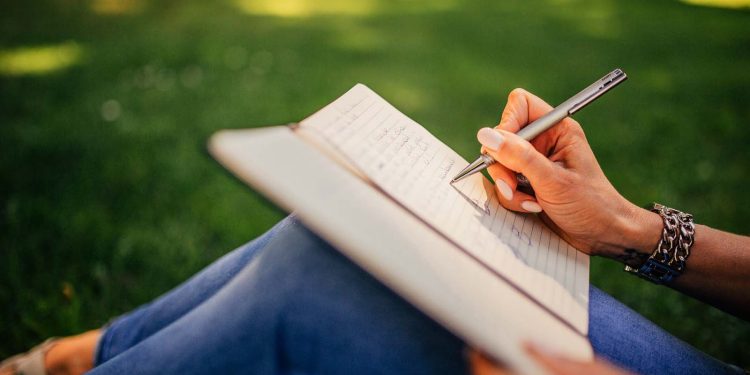 Pantun: Pengertian, Stuktur dan 10 Contohnya