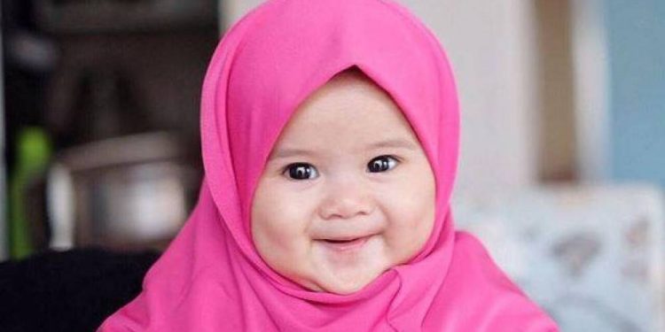 100 Nama Bayi Perempuan Islami dengan Awalan Huruf "C" Beserta Artinya