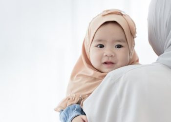 100 Nama Bayi Perempuan Islami yang Indah Berawalan Huruf "M"