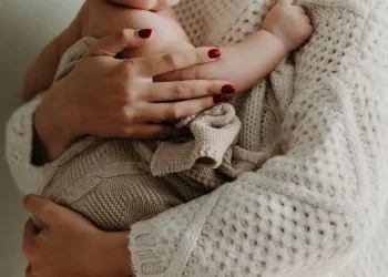 Mengatasi Tantangan Emosional: Memahami Baby Blues pada Ibu Baru