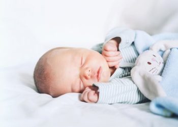Rekomendasi Nama Bayi Laki-laki Islami yang Dilahirkan di Bulan Rajab