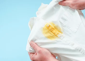 Solusi Praktis untuk Menghilangkan Noda Kuning pada Pakaian Putih