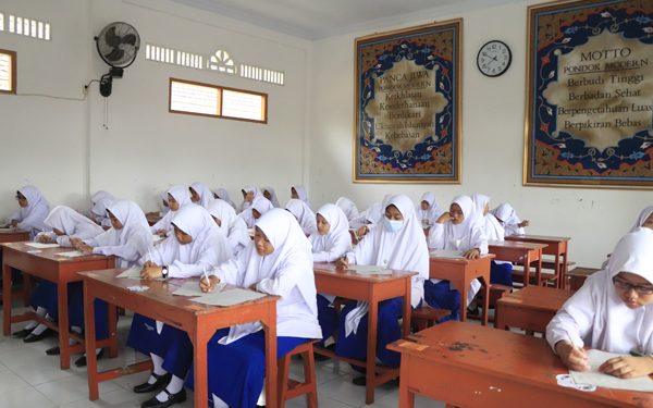 Cek Fakta Terkait Kurikulum Merdeka dan Kurikulum Nasional