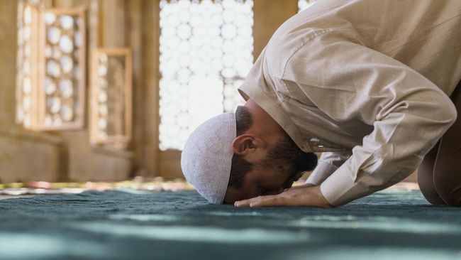 Tutorial Bagaimana Cara Mengqodho Sholat Maghrib Pada Saat Sholat Isya