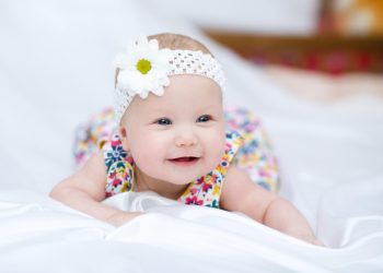 50 Nama Bayi Perempuan Islami dengan Awalan R