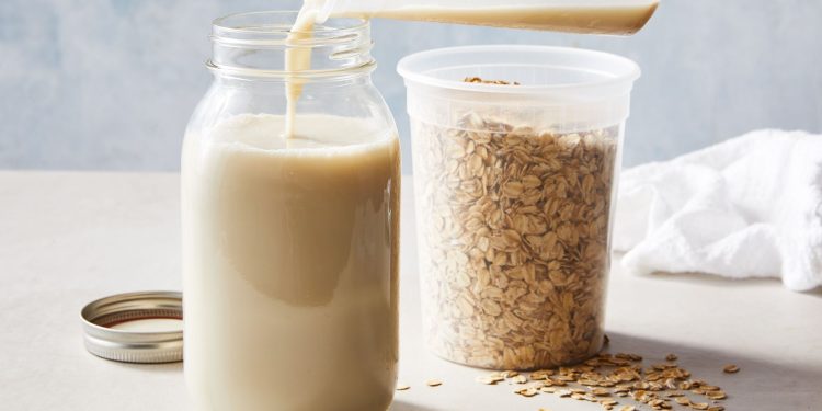 Apa Itu Oat Milk? Kandungan Nutrisi dan Manfaatnya untuk Kesehatan Tubuh