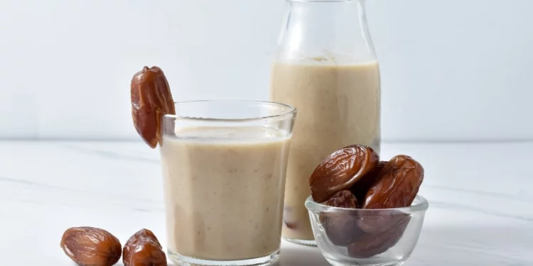 4 Manfaat Mengkonsumsi Susu Kurma