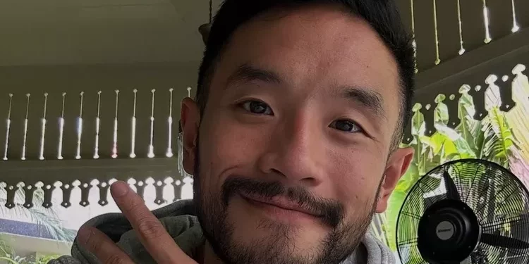 Siapakah Sosok Asli di Balik Bobby Saputra?