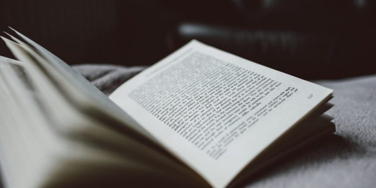 Konjungsi Kronologis: Pengertian, Ciri, dan Contoh Kalimatnya