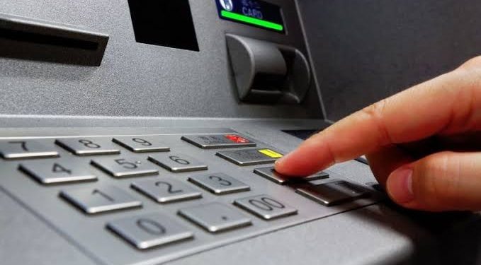 Tarik Tunai di ATM Mudah Tanpa Kartu untuk Pengguna BSI, BRI, BNI, BCA, dan Mandiri