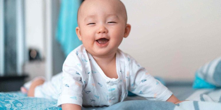 Rekomendasi 100 Nama Bayi Laki-laki yang Lahir di Bulan Agustus