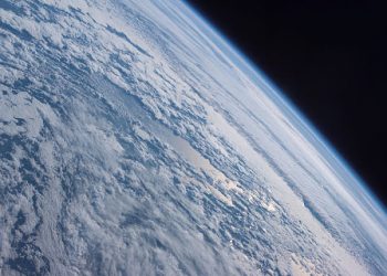 Lapisan Atmosfer Bumi: Pengertian dan Fungsinya
