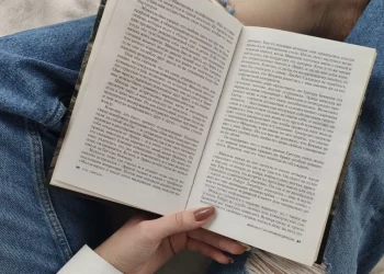 Struktur Penulisan Novel: Unsur, Jenis, serta Ciri-Cirinya