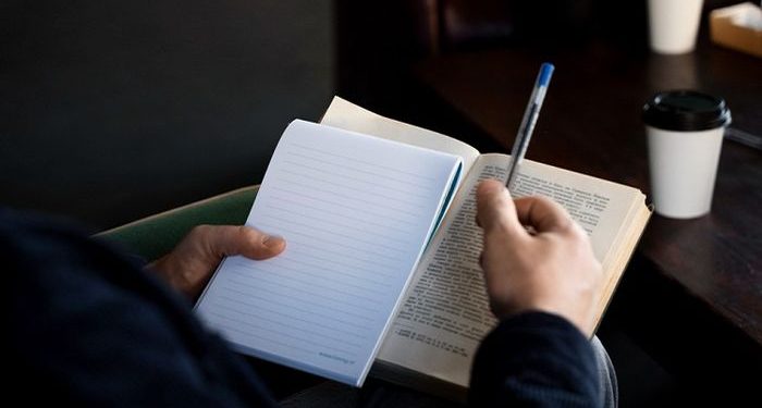 Definisi Announcement Text: Struktur dan Contohnya