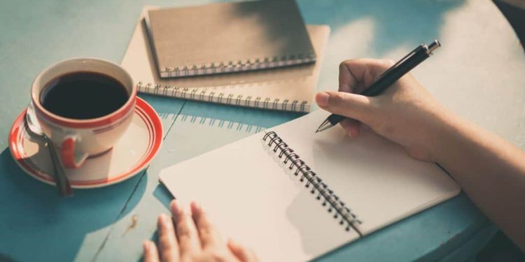 Definisi Karya Ilmiah: Jenis, dan Struktur Penulisan yang Benar