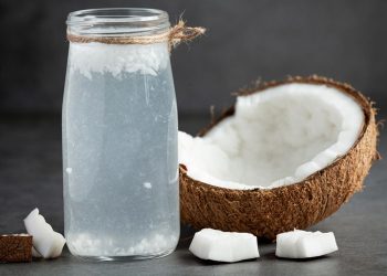 Kandungan Nutrisi dan Khasiat Air Kelapa