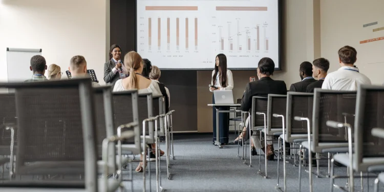 Seminar Proposal (Sempro): Pengertian, Syarat, dan Tujuan