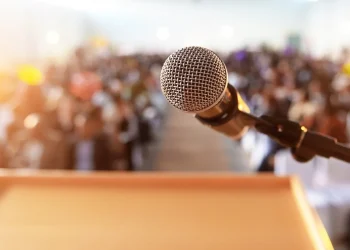 Cara Efektif Mengasah Kemampuan Public Speaking agar Lebih Percaya Diri