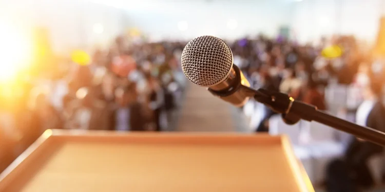 Cara Efektif Mengasah Kemampuan Public Speaking agar Lebih Percaya Diri