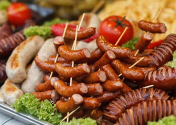 Jenis Makanan dan Minuman yang Dapat Memicu Kanker Usus Besar