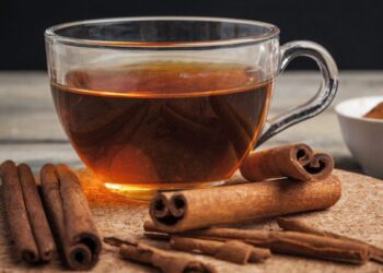 Bukan Sekadar Minuman Hangat, Ini 13 Manfaat Tersembunyi Air Rebusan Kayu Manis