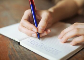Simple Past Tense: Pengertian, Rumus, Fungsi, dan Contoh Kalimat Lengkap