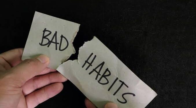 Kebiasaan Sehari-hari yang Bisa Mengganggu Kualitas Tidur