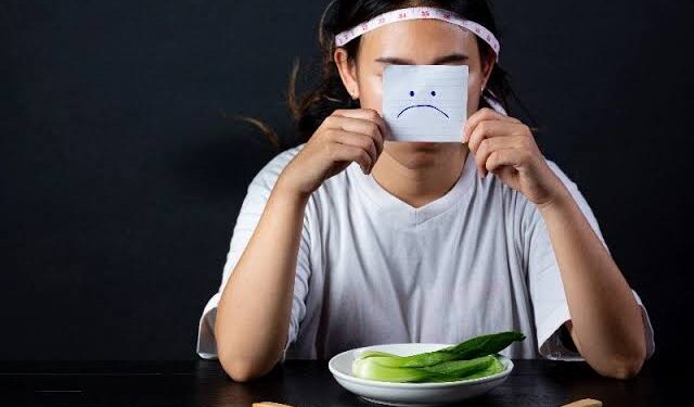 Eating Disorder: Pengertian, Gejala, Penyebab, dan Penanganannya