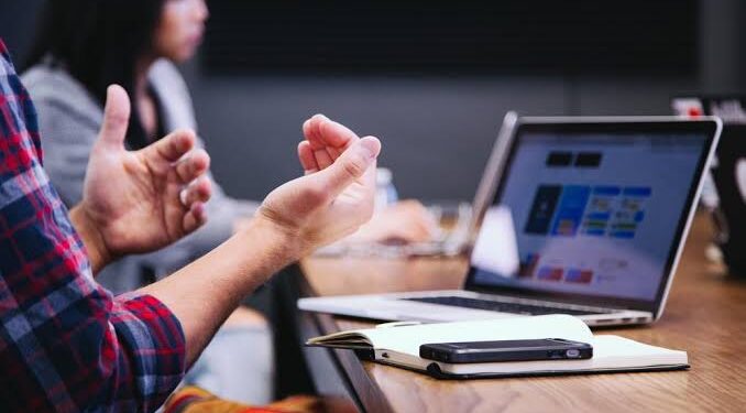 10 Manfaat Melakukan Komunikasi Verbal yang Perlu Diketahui