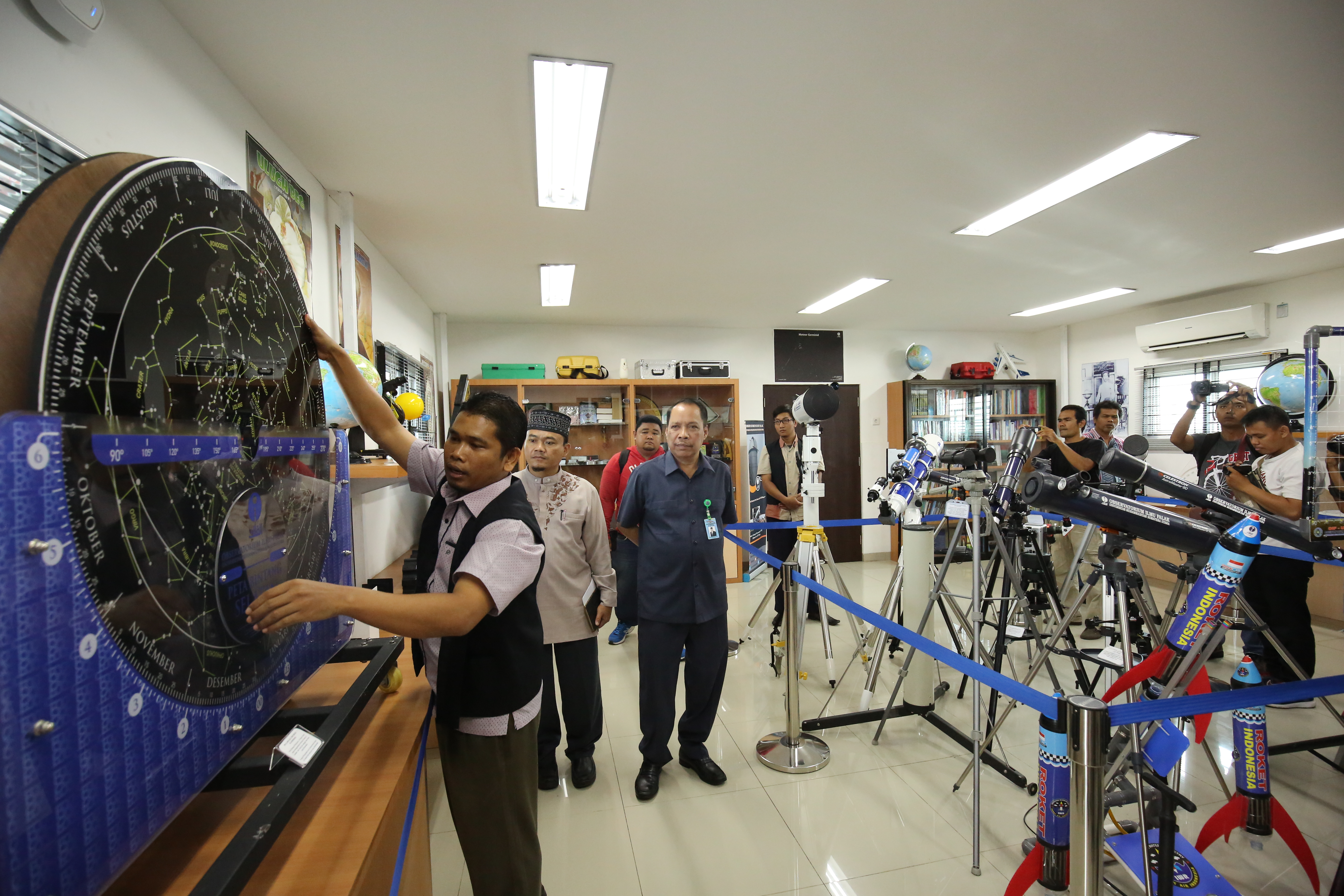 OIF UMSU Ajak Warga Medan Saksikan Gerhana Bulan
