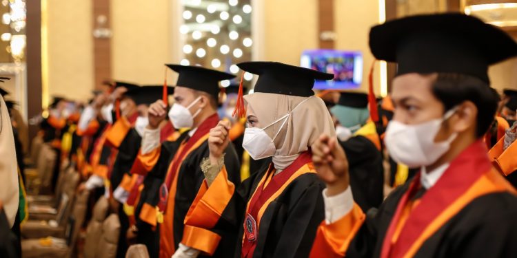 Sejumlah Perwira Mabes Polri dan Kapolres Ikuti Wisuda UMSU