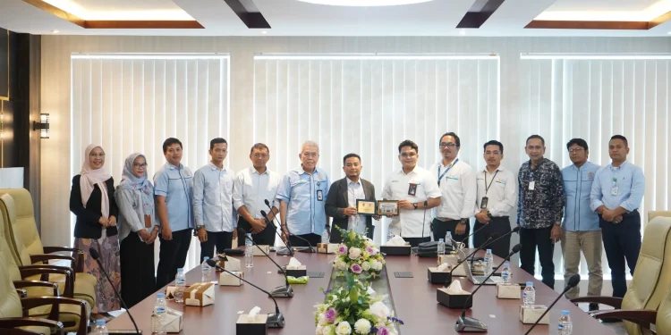 PLN Icon Plus Explores Smart Campus Collaboration with UMSU