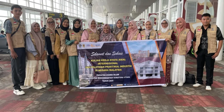 FAI UMSU Students Participate in International KKN and Practical Industrial Teaching Certification Training in Malaysia