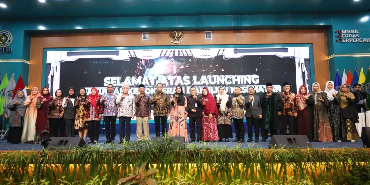 UMSU Holds Doctoral Oath Ceremony and Launches the Faculty of Medicine and Health Sciences (FKIK)