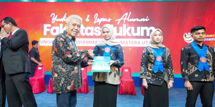 UMSU Faculty of Law Holds Yudisium Ceremony for 220 Graduates