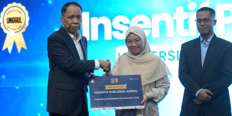 UMSU Rector Disburses IDR 1.9 Billion in Scientific Publication Incentives for 2025