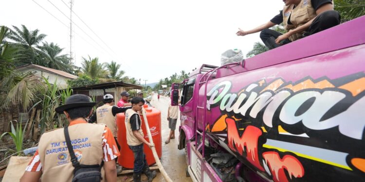 UMSU Distributes Logistics, Clean Water, and Health Services to Disaster-Affected Communities in Aceh Tamiang