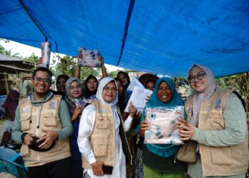 UMSU PKM Team Assists 334 Flood-Affected Residents in Sekoci Village, Langkat
