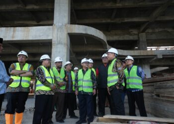 Minister of Primary and Secondary Education Visits UMSU MBG Kitchen and Reviews Muktamar 2027 Progress