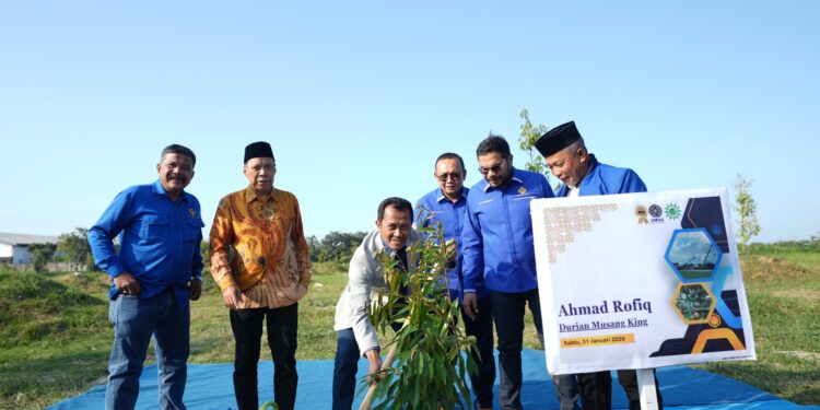 Chairman of Gema Bangsa Party Visits UMSU Integrated Campus Development