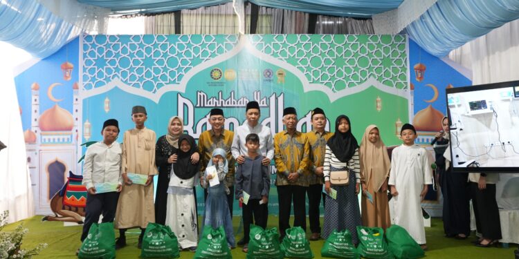 UMSU Rector Provides Donations at Iftar Gathering Hosted by Muhammadiyah General Hospital of North Sumatra