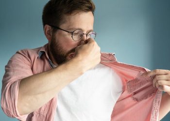 Penyebab Bau Badan Serta Cara Mengatasinya Secara Alami