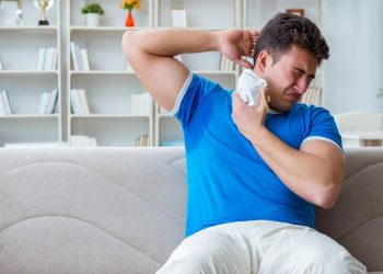 Mengatasi Keringat Berlebihan Secara Alami