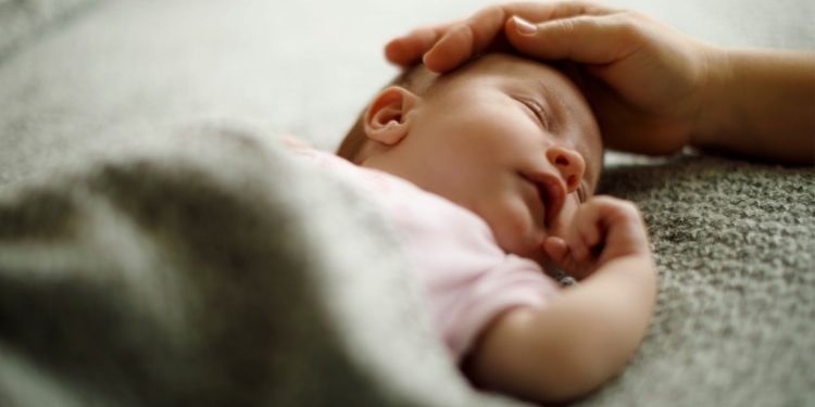 Pentingnya Skrining Bayi Baru Lahir untuk Cek Kesehatan Anak