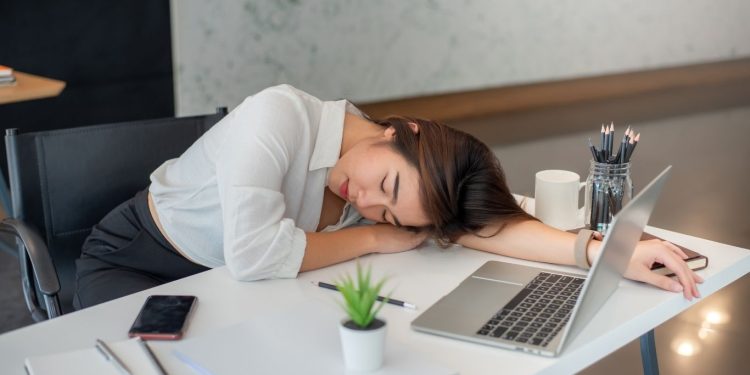 Cara Agar Tidak Mengantuk Saat Kerja Pada Bulan Puasa