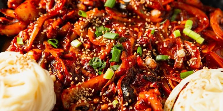 Efek Makanan Pedas saat Sahur dan Berbuka pada Kesehatan Pencernaan