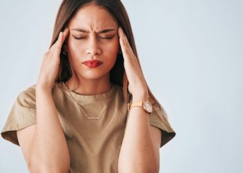 Mengatasi Sakit Kepala Saat Puasa