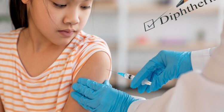 Gejala Difteri Mirip Radang Tenggorokan Ini Bedanya dan Cara Mengatasinya!