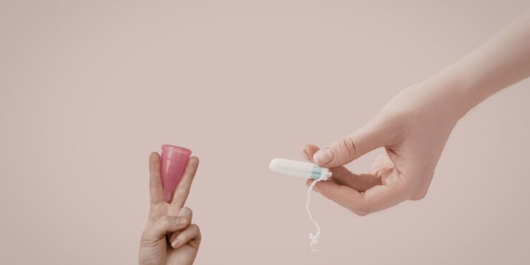 Perbedaan Tampon dan Menstrual Cup Mana yang Lebih Aman dan Nyaman